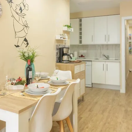 Juani Centro Parking Y Wifi Gratis 아파트 *